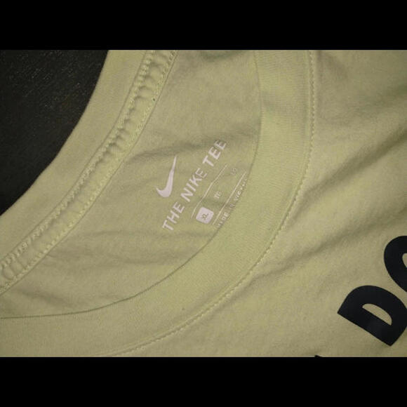 Nike Shirt, Size XL - Picture 4 of 4